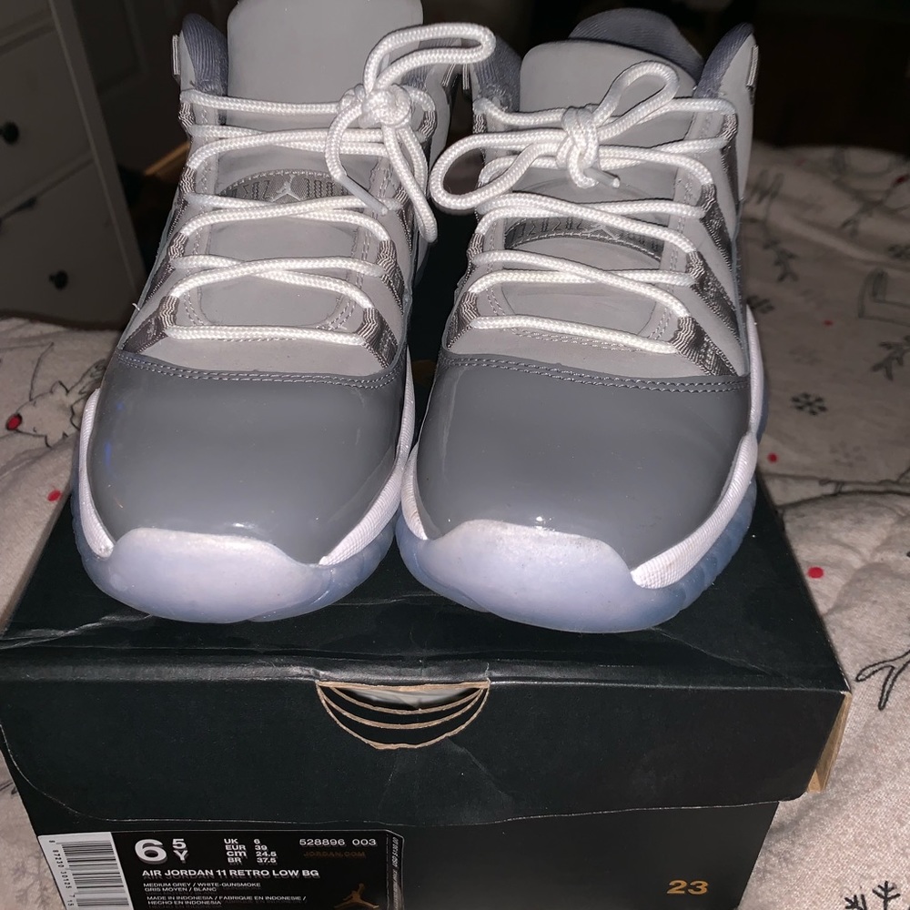 Air Jordan 11 Retro Low BG size 6.5Y